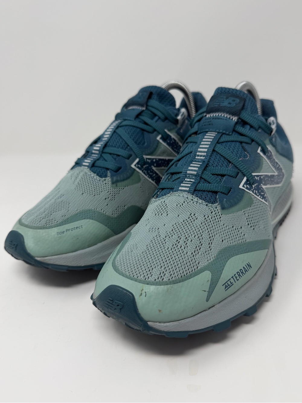 New Balance Women’s Teal and Seafoam Trail Running Shoes Sz.10